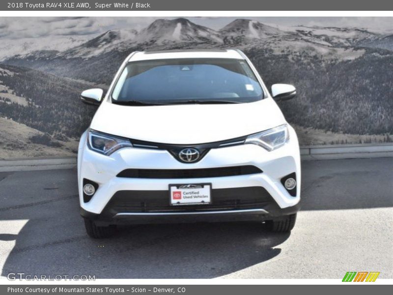 Super White / Black 2018 Toyota RAV4 XLE AWD