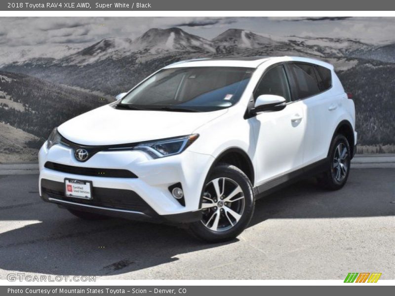 Super White / Black 2018 Toyota RAV4 XLE AWD