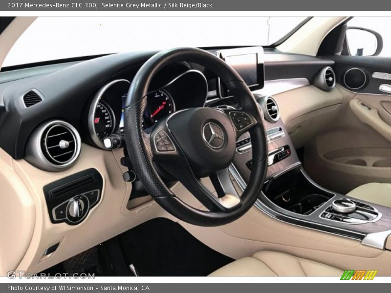 Selenite Grey Metallic / Silk Beige/Black 2017 Mercedes-Benz GLC 300