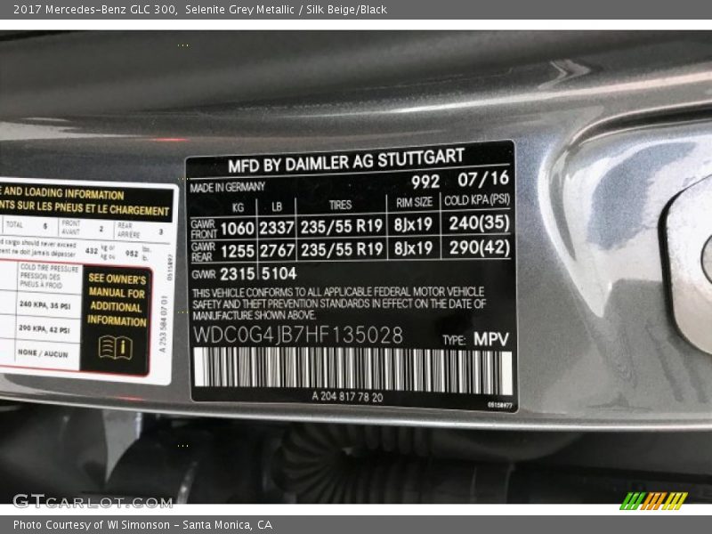 Selenite Grey Metallic / Silk Beige/Black 2017 Mercedes-Benz GLC 300