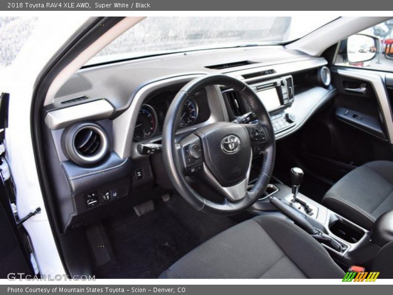 Super White / Black 2018 Toyota RAV4 XLE AWD
