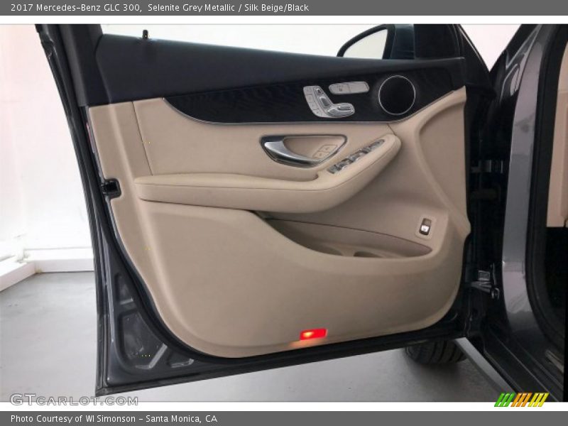Selenite Grey Metallic / Silk Beige/Black 2017 Mercedes-Benz GLC 300