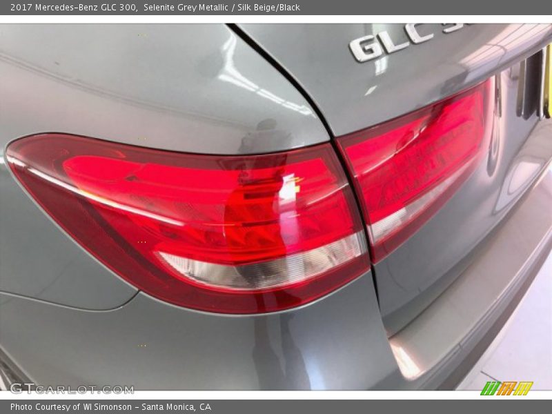 Selenite Grey Metallic / Silk Beige/Black 2017 Mercedes-Benz GLC 300