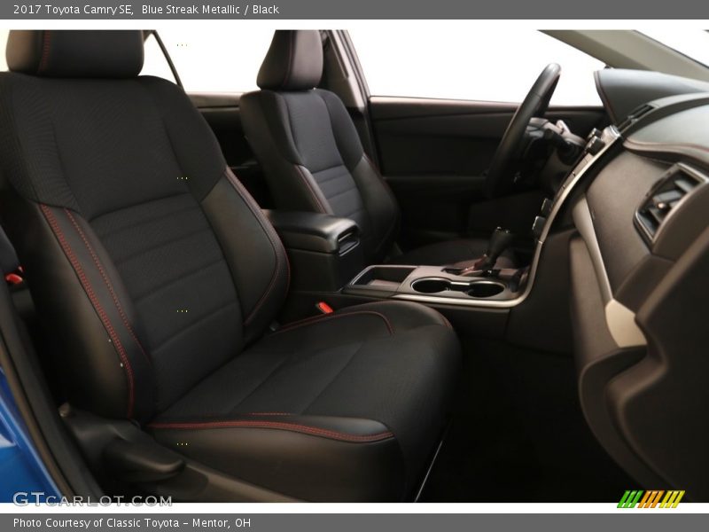 Blue Streak Metallic / Black 2017 Toyota Camry SE