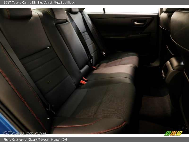 Blue Streak Metallic / Black 2017 Toyota Camry SE
