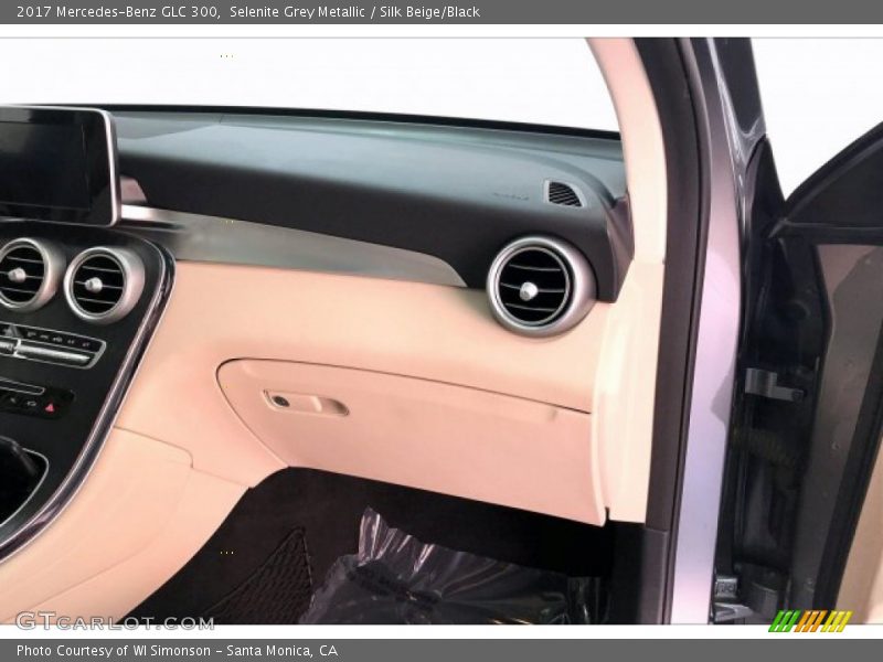 Selenite Grey Metallic / Silk Beige/Black 2017 Mercedes-Benz GLC 300