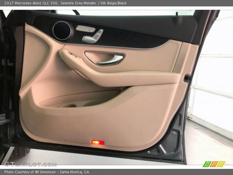 Selenite Grey Metallic / Silk Beige/Black 2017 Mercedes-Benz GLC 300