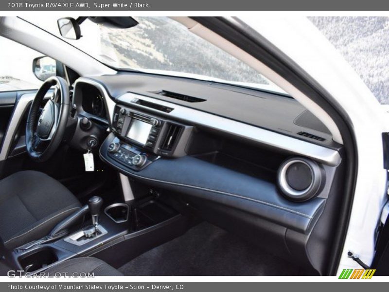 Super White / Black 2018 Toyota RAV4 XLE AWD