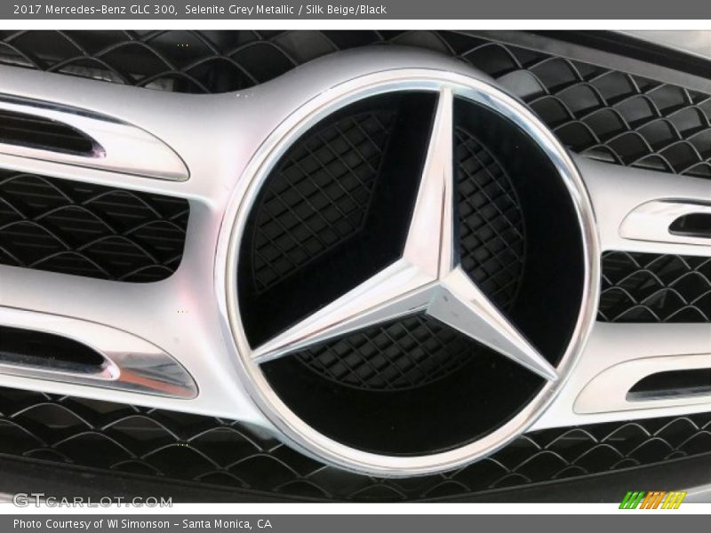 Selenite Grey Metallic / Silk Beige/Black 2017 Mercedes-Benz GLC 300