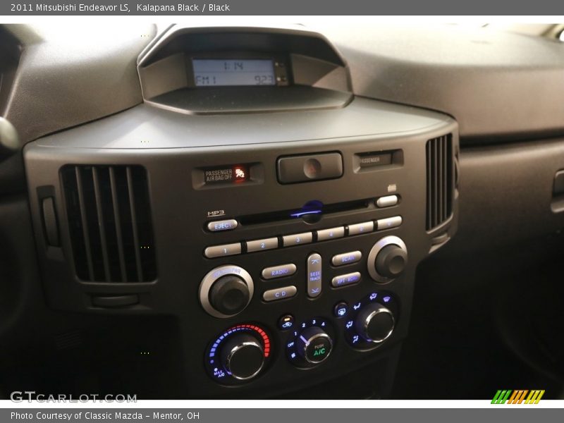Kalapana Black / Black 2011 Mitsubishi Endeavor LS