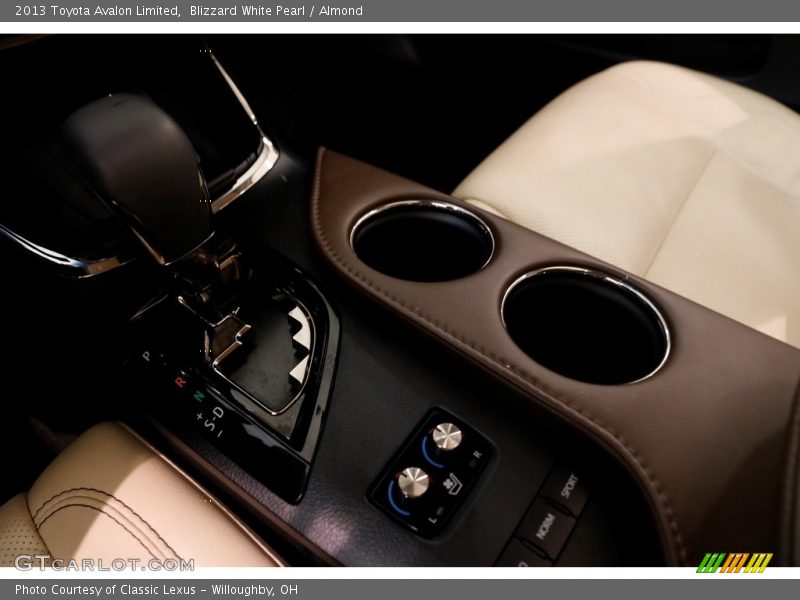 Blizzard White Pearl / Almond 2013 Toyota Avalon Limited