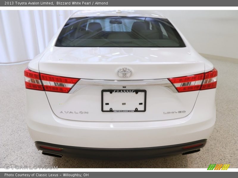 Blizzard White Pearl / Almond 2013 Toyota Avalon Limited