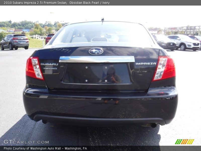 Obsidian Black Pearl / Ivory 2010 Subaru Impreza 2.5i Premium Sedan