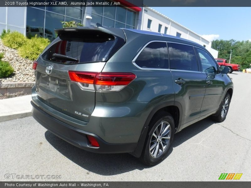 Alumina Jade Metallic / Ash 2018 Toyota Highlander XLE AWD