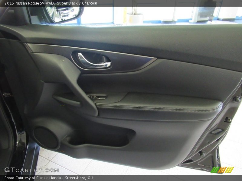 Super Black / Charcoal 2015 Nissan Rogue SV AWD