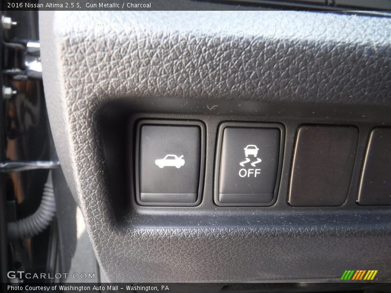 Gun Metallic / Charcoal 2016 Nissan Altima 2.5 S
