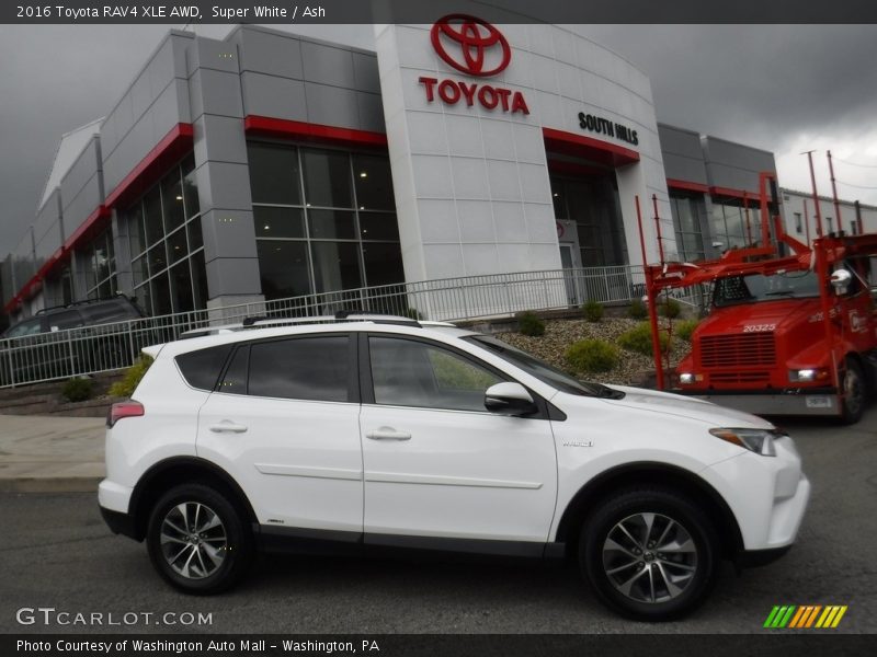 Super White / Ash 2016 Toyota RAV4 XLE AWD