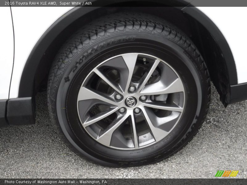 Super White / Ash 2016 Toyota RAV4 XLE AWD