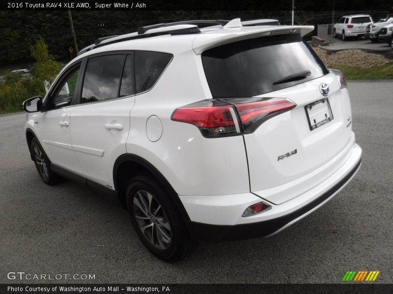 Super White / Ash 2016 Toyota RAV4 XLE AWD