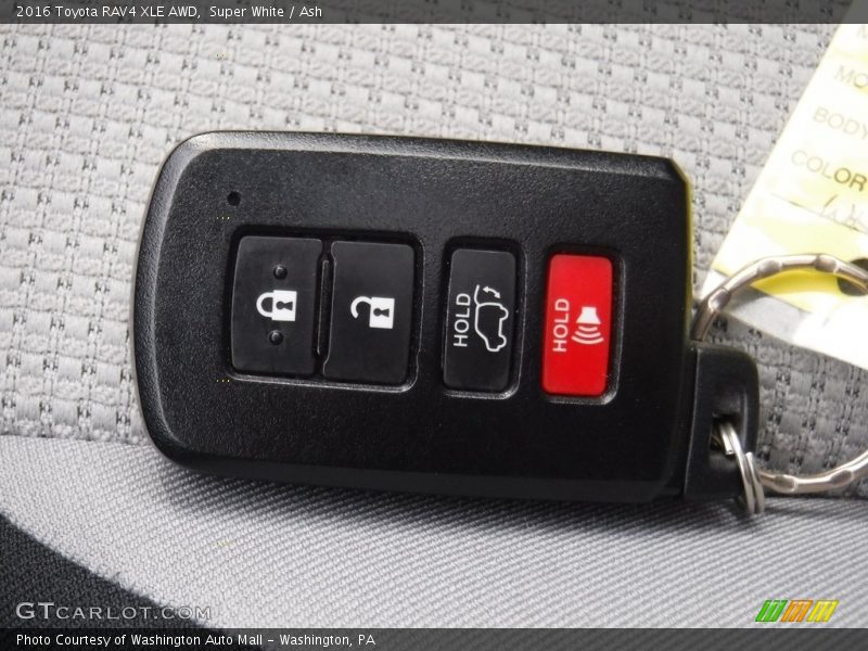 Super White / Ash 2016 Toyota RAV4 XLE AWD