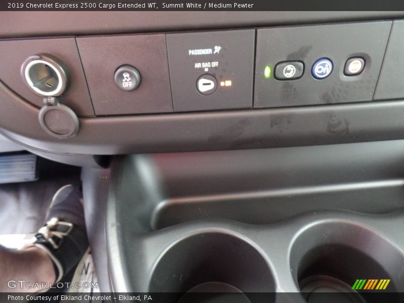 Summit White / Medium Pewter 2019 Chevrolet Express 2500 Cargo Extended WT