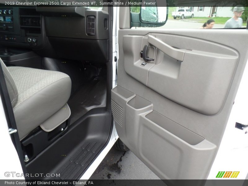 Summit White / Medium Pewter 2019 Chevrolet Express 2500 Cargo Extended WT