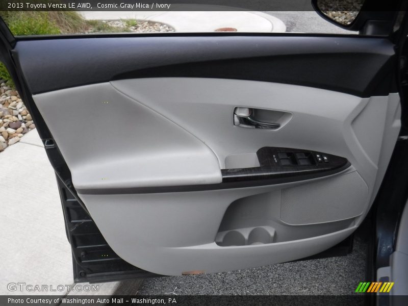 Cosmic Gray Mica / Ivory 2013 Toyota Venza LE AWD