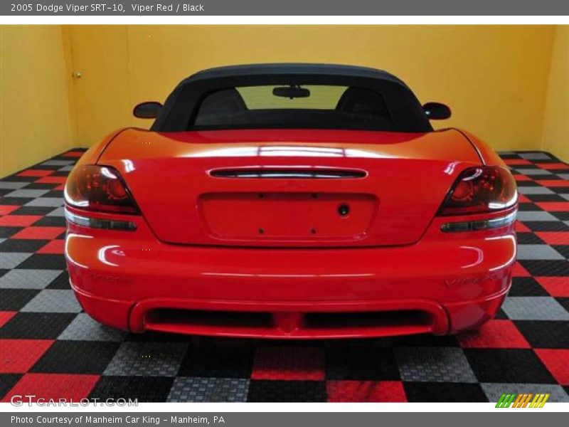 Viper Red / Black 2005 Dodge Viper SRT-10