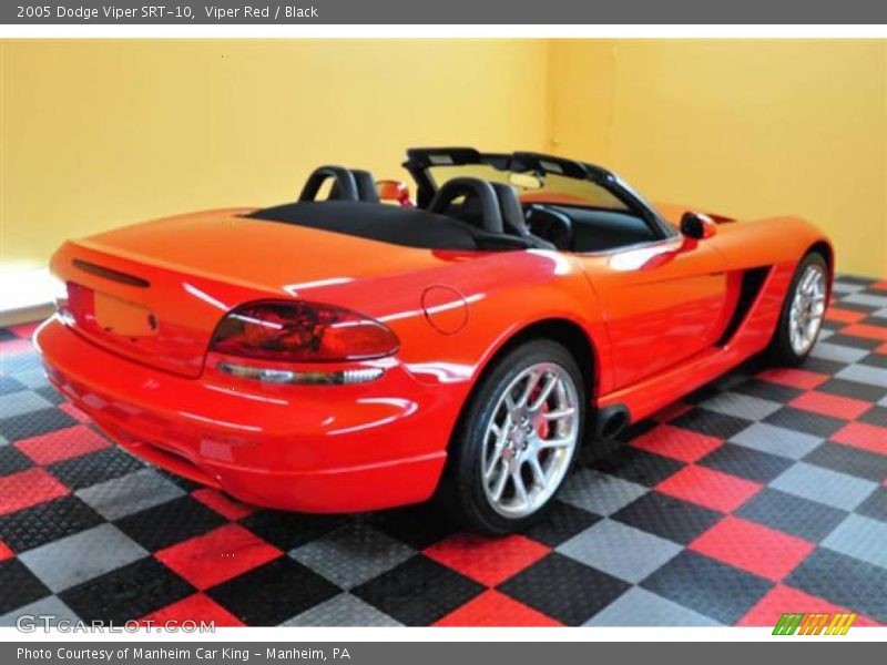 Viper Red / Black 2005 Dodge Viper SRT-10