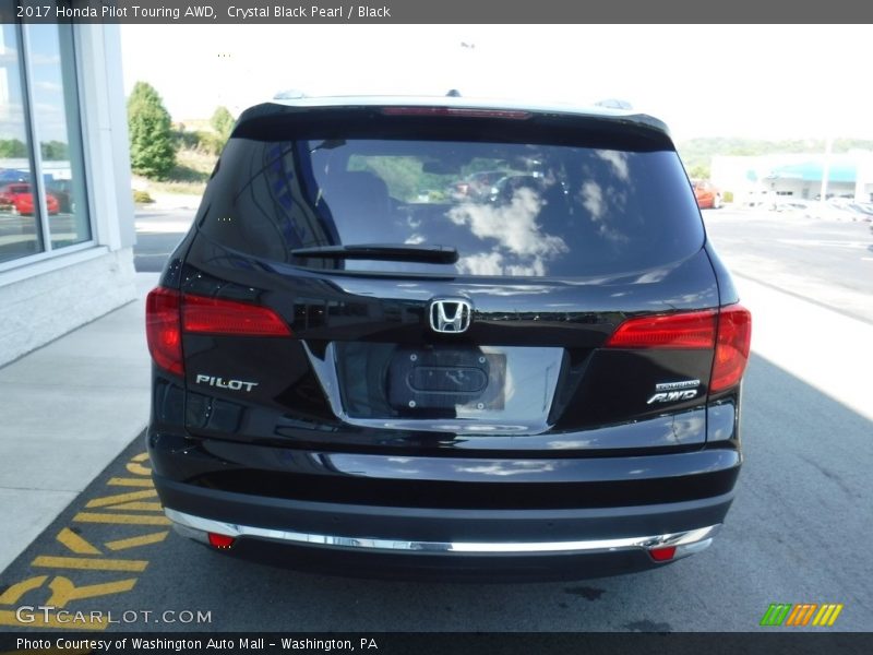 Crystal Black Pearl / Black 2017 Honda Pilot Touring AWD