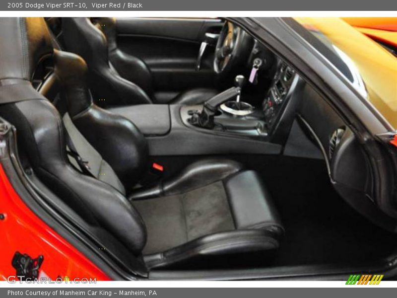 Viper Red / Black 2005 Dodge Viper SRT-10