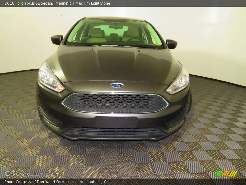 Magnetic / Medium Light Stone 2018 Ford Focus SE Sedan