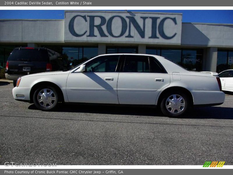 Cotillion White / Shale 2004 Cadillac DeVille Sedan