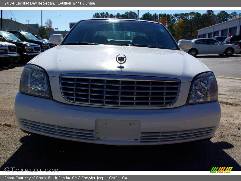 Cotillion White / Shale 2004 Cadillac DeVille Sedan