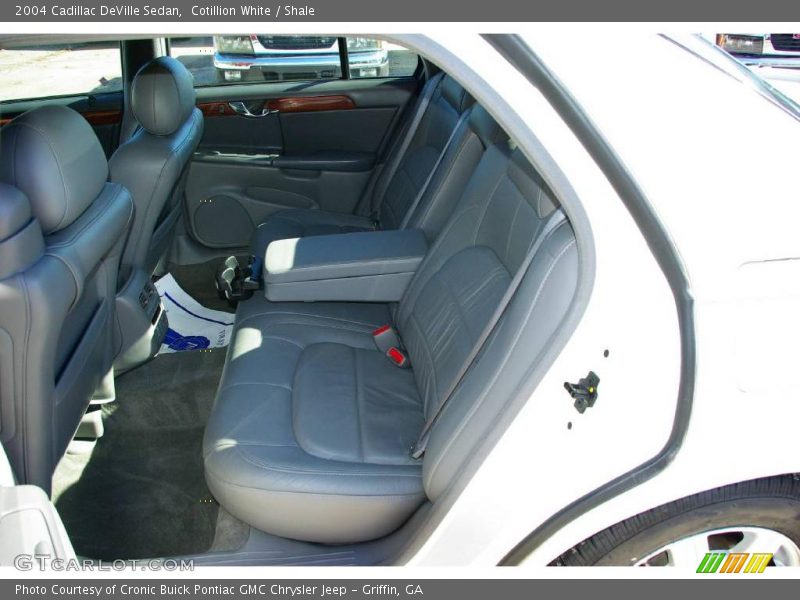Cotillion White / Shale 2004 Cadillac DeVille Sedan