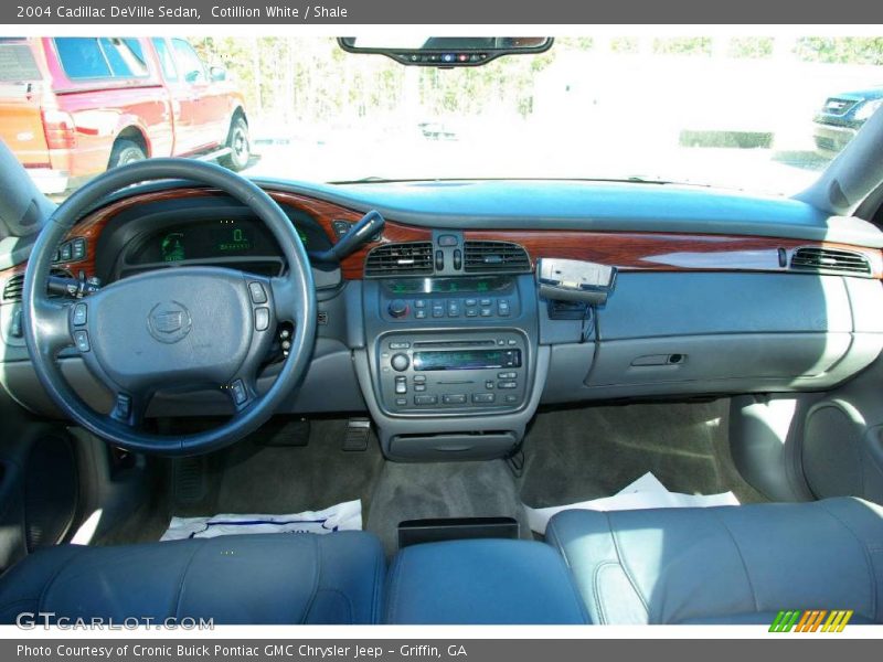 Cotillion White / Shale 2004 Cadillac DeVille Sedan