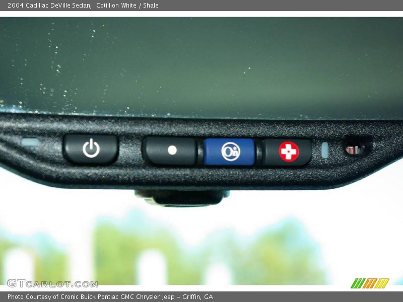 Cotillion White / Shale 2004 Cadillac DeVille Sedan