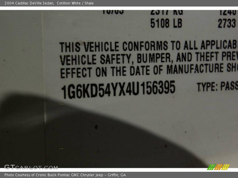 Cotillion White / Shale 2004 Cadillac DeVille Sedan