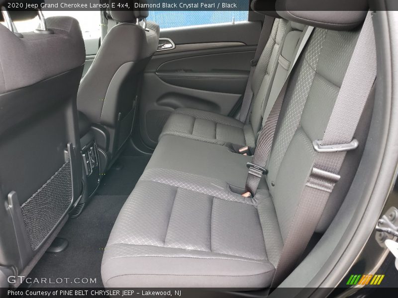 Diamond Black Crystal Pearl / Black 2020 Jeep Grand Cherokee Laredo E 4x4