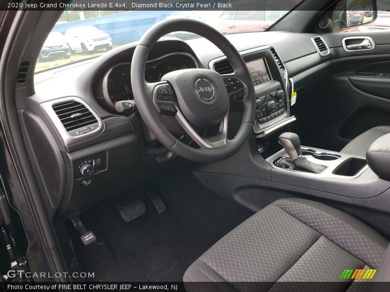 Diamond Black Crystal Pearl / Black 2020 Jeep Grand Cherokee Laredo E 4x4
