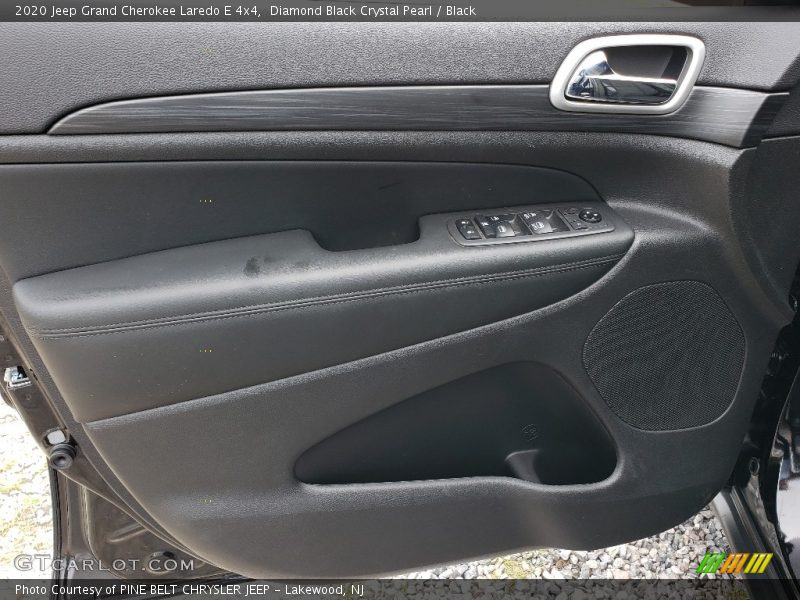 Diamond Black Crystal Pearl / Black 2020 Jeep Grand Cherokee Laredo E 4x4
