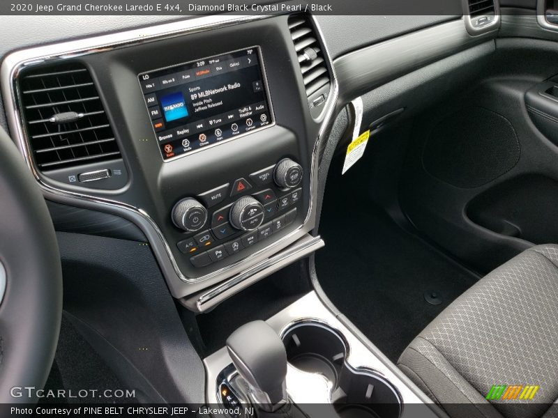 Diamond Black Crystal Pearl / Black 2020 Jeep Grand Cherokee Laredo E 4x4