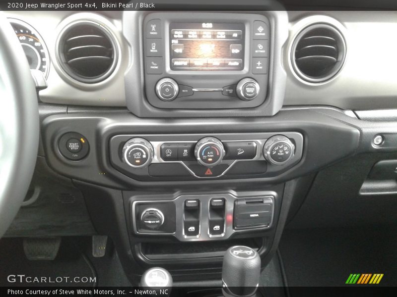 Controls of 2020 Wrangler Sport 4x4