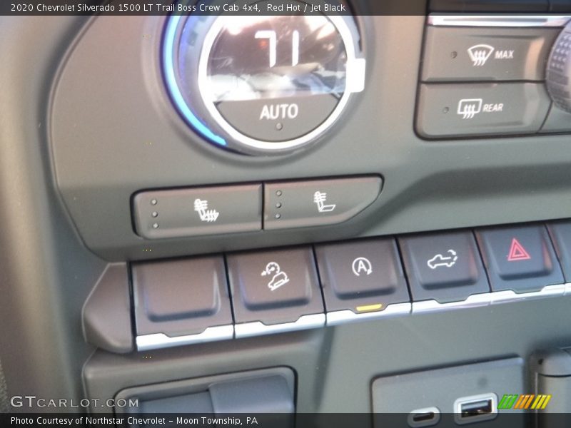 Controls of 2020 Silverado 1500 LT Trail Boss Crew Cab 4x4