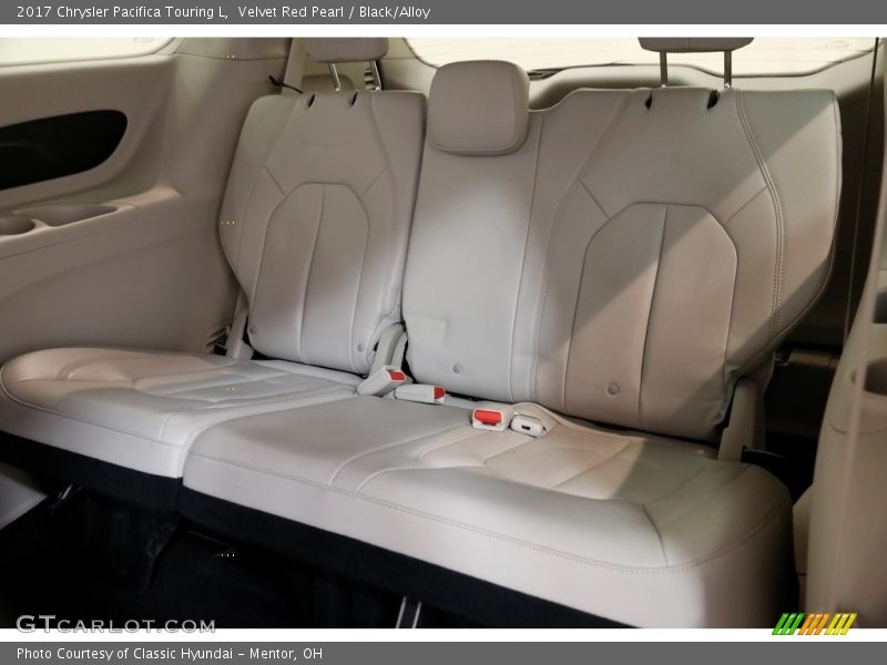 Velvet Red Pearl / Black/Alloy 2017 Chrysler Pacifica Touring L