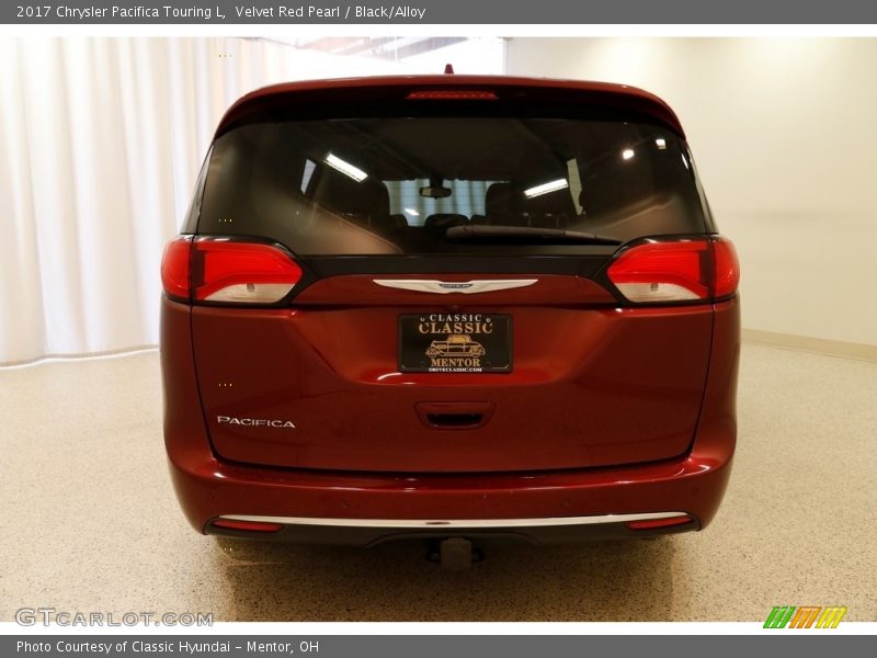 Velvet Red Pearl / Black/Alloy 2017 Chrysler Pacifica Touring L