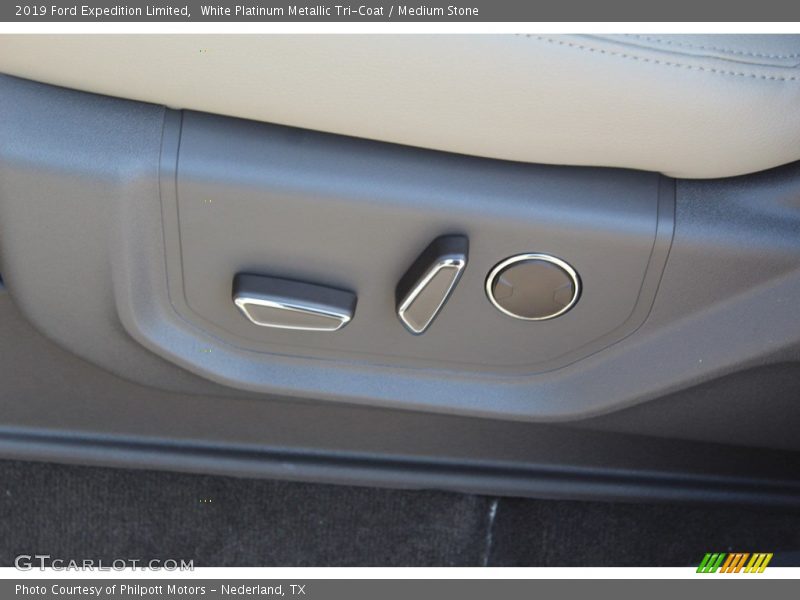 White Platinum Metallic Tri-Coat / Medium Stone 2019 Ford Expedition Limited