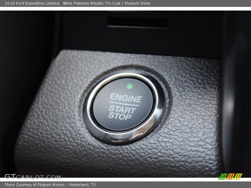 White Platinum Metallic Tri-Coat / Medium Stone 2019 Ford Expedition Limited