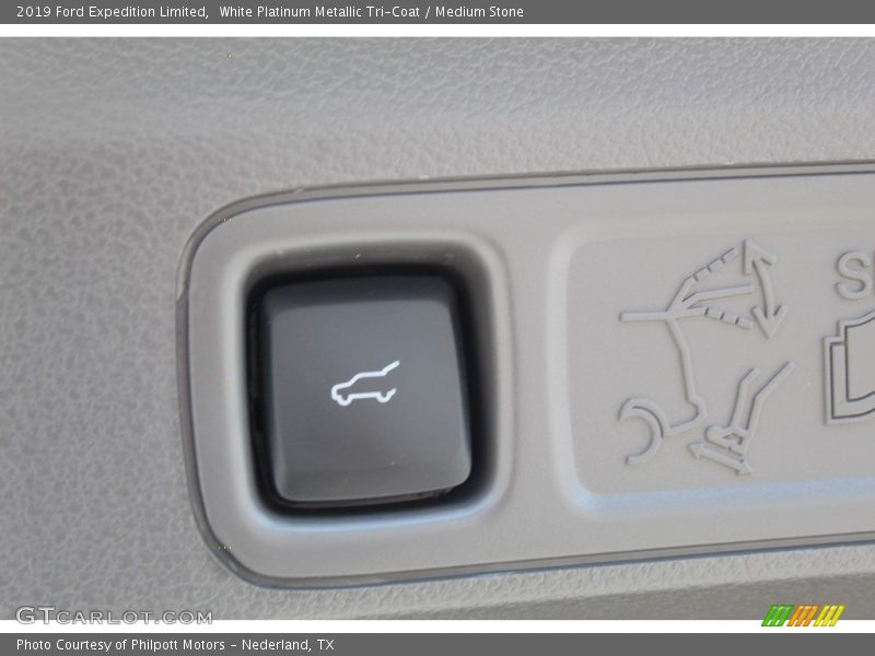 White Platinum Metallic Tri-Coat / Medium Stone 2019 Ford Expedition Limited