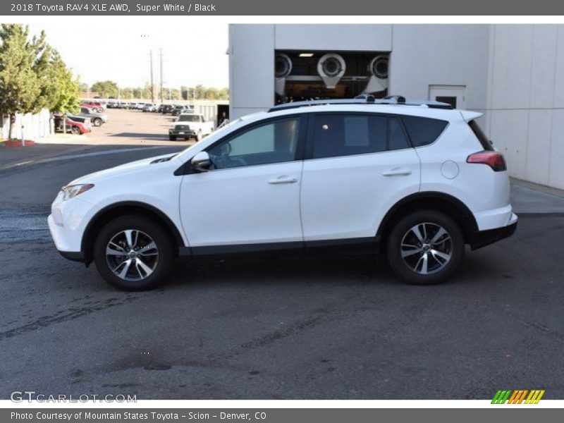Super White / Black 2018 Toyota RAV4 XLE AWD